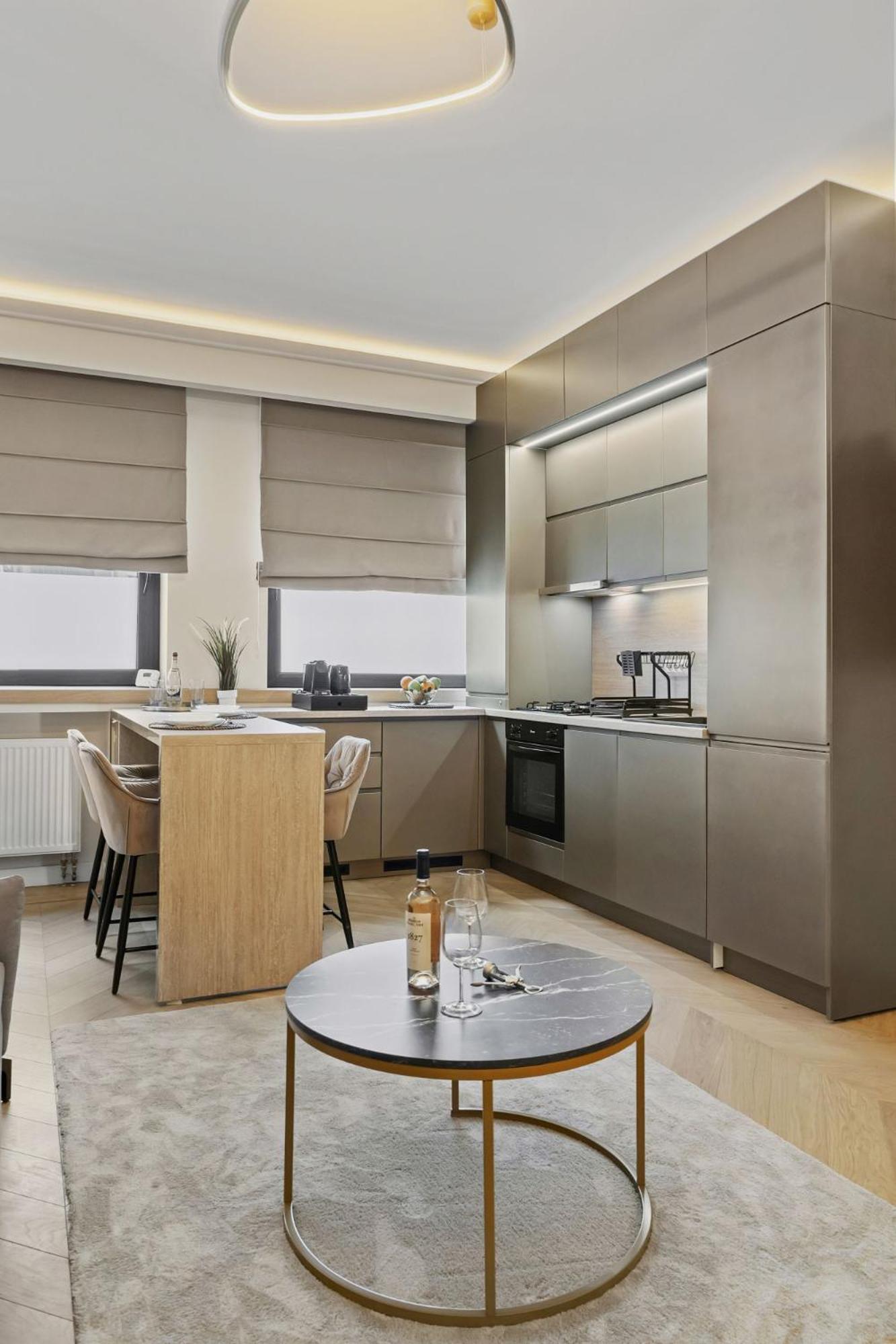 Central Two Rooms Apartment The Paradise Of Lights บูคาเรสต์ ภายนอก รูปภาพ