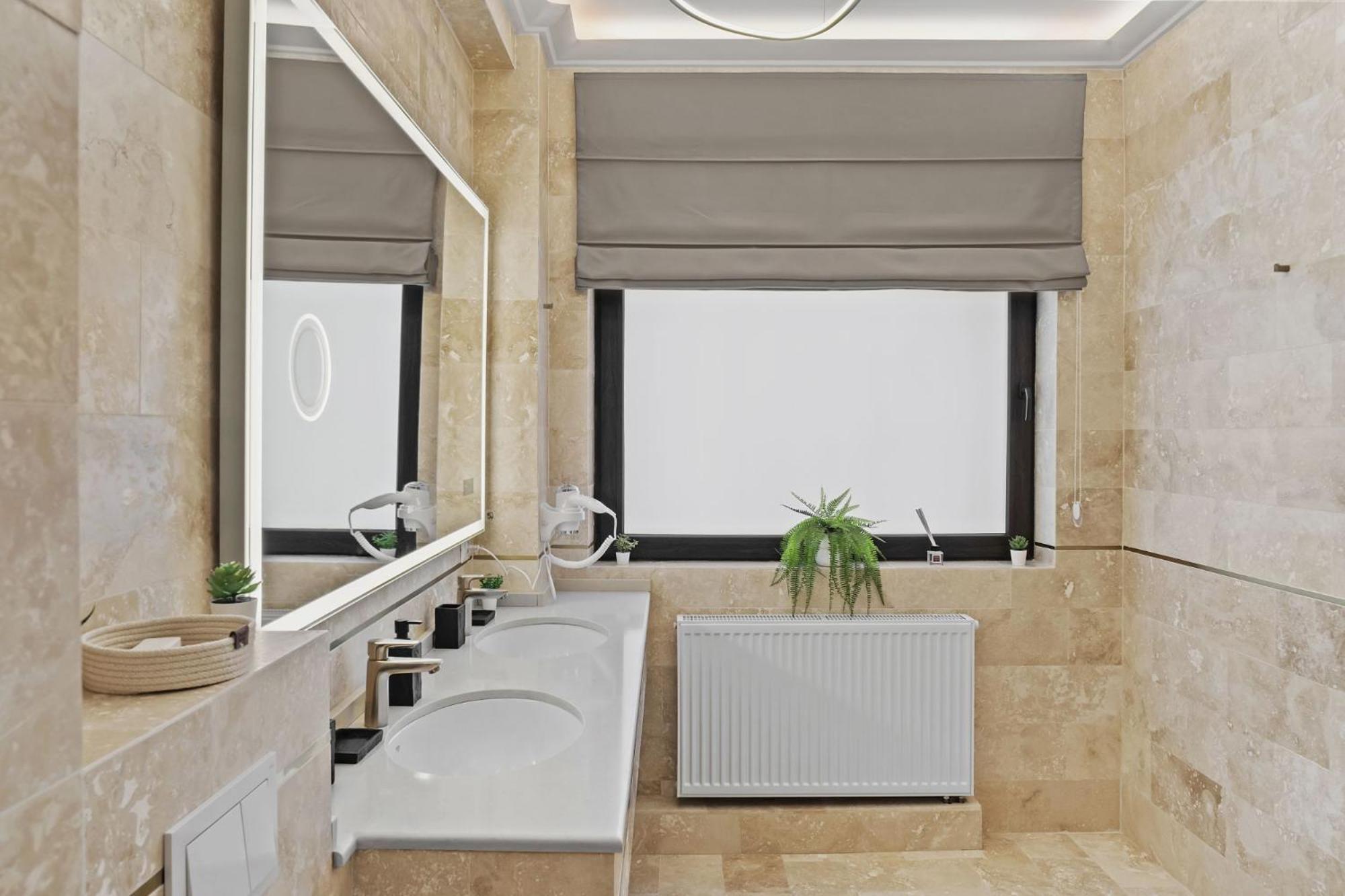 Central Two Rooms Apartment The Paradise Of Lights บูคาเรสต์ ภายนอก รูปภาพ